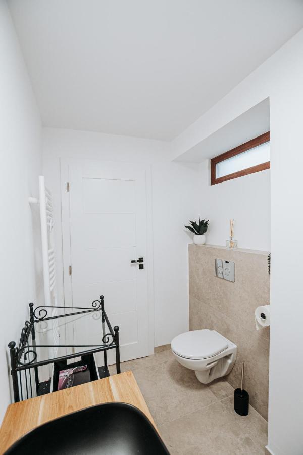Ferienwohnung Authentic Old Town Retreat Hermannstadt Exterior foto