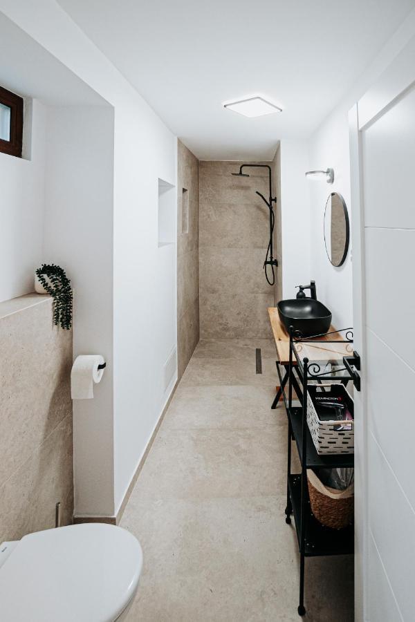Ferienwohnung Authentic Old Town Retreat Hermannstadt Exterior foto
